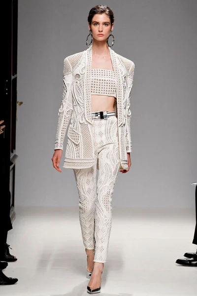 Look 19